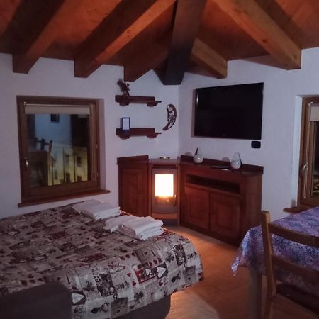 Апартаменты Mansarda Monte Bianco Ла-Саль Экстерьер фото